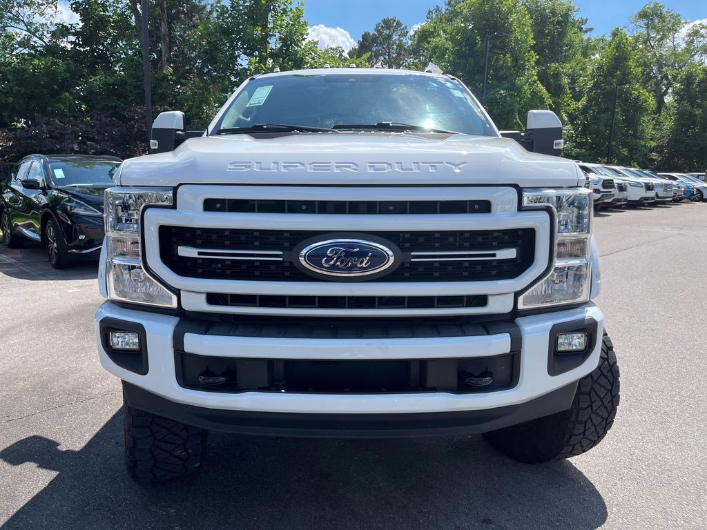 2020 Oxford White Ford Super Duty F-250 SRW Lariat 4X4 Truck