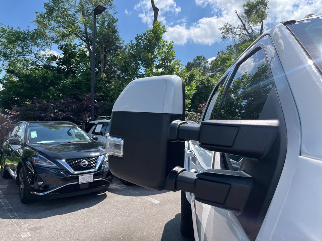 2020 Oxford White Ford Super Duty F-250 SRW Lariat 4X4 Truck