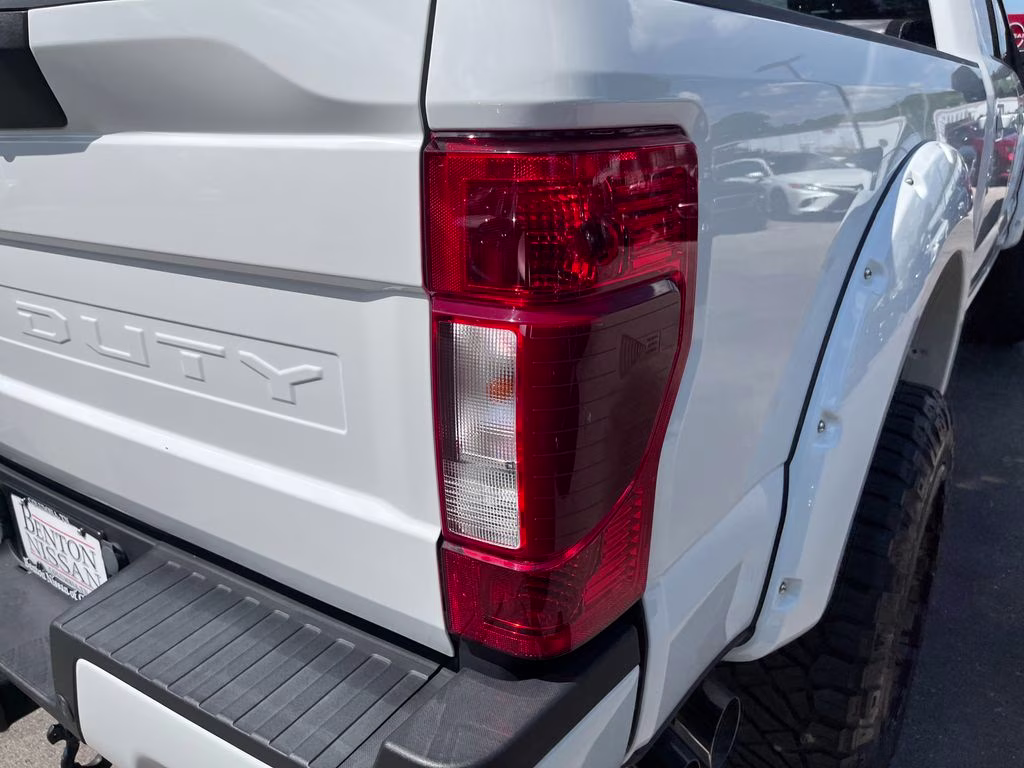 2020 Oxford White Ford Super Duty F-250 SRW Lariat 4X4 Truck