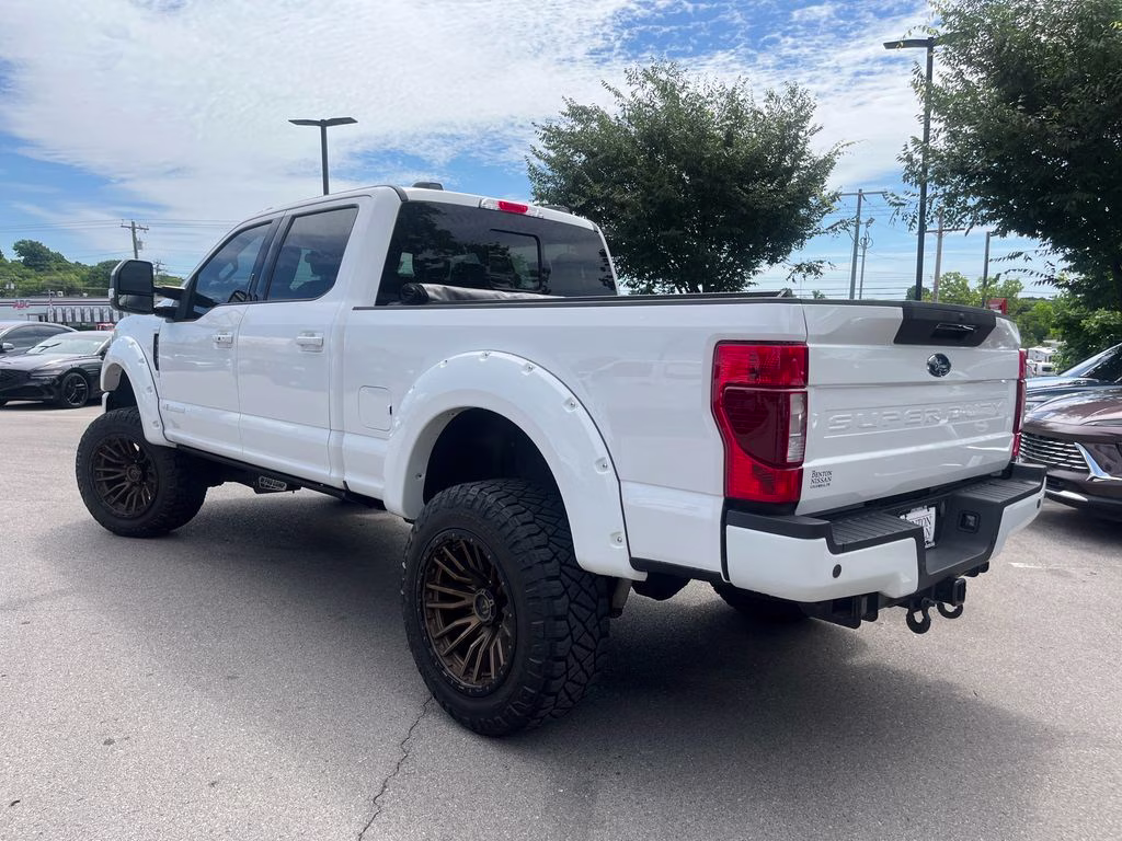 2020 Oxford White Ford Super Duty F-250 SRW Lariat 4X4 Truck