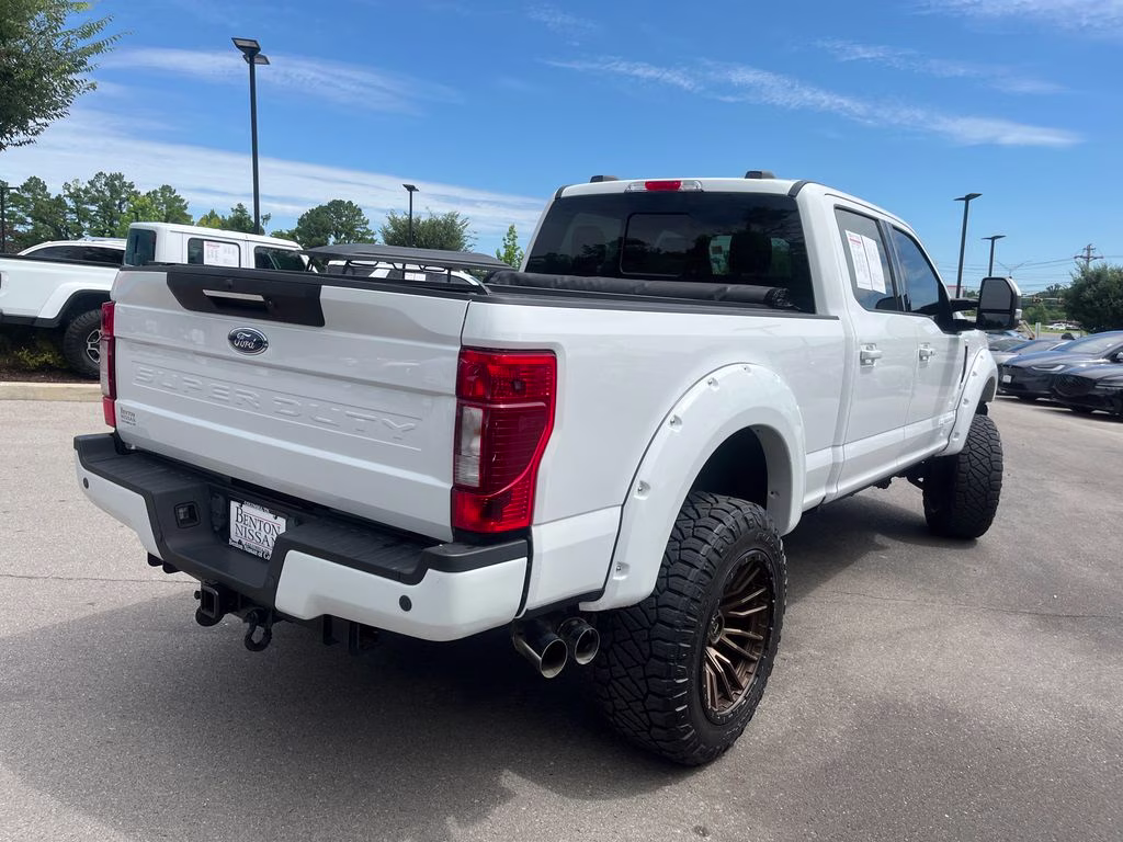 2020 Oxford White Ford Super Duty F-250 SRW Lariat 4X4 Truck