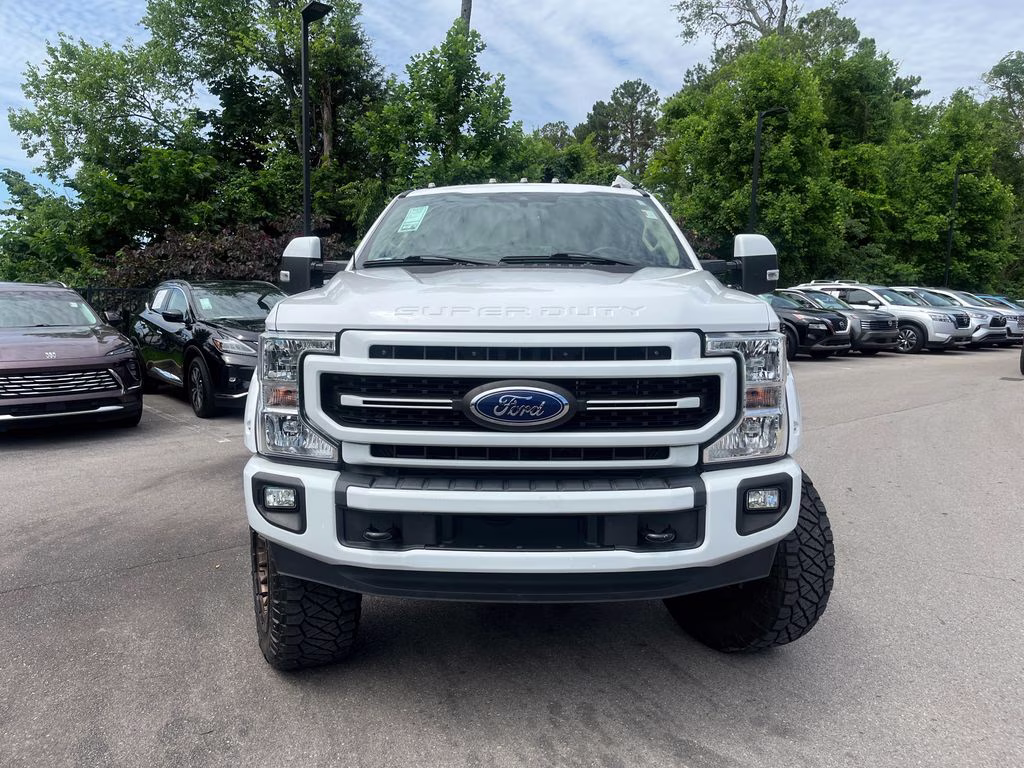2020 Oxford White Ford Super Duty F-250 SRW Lariat 4X4 Truck