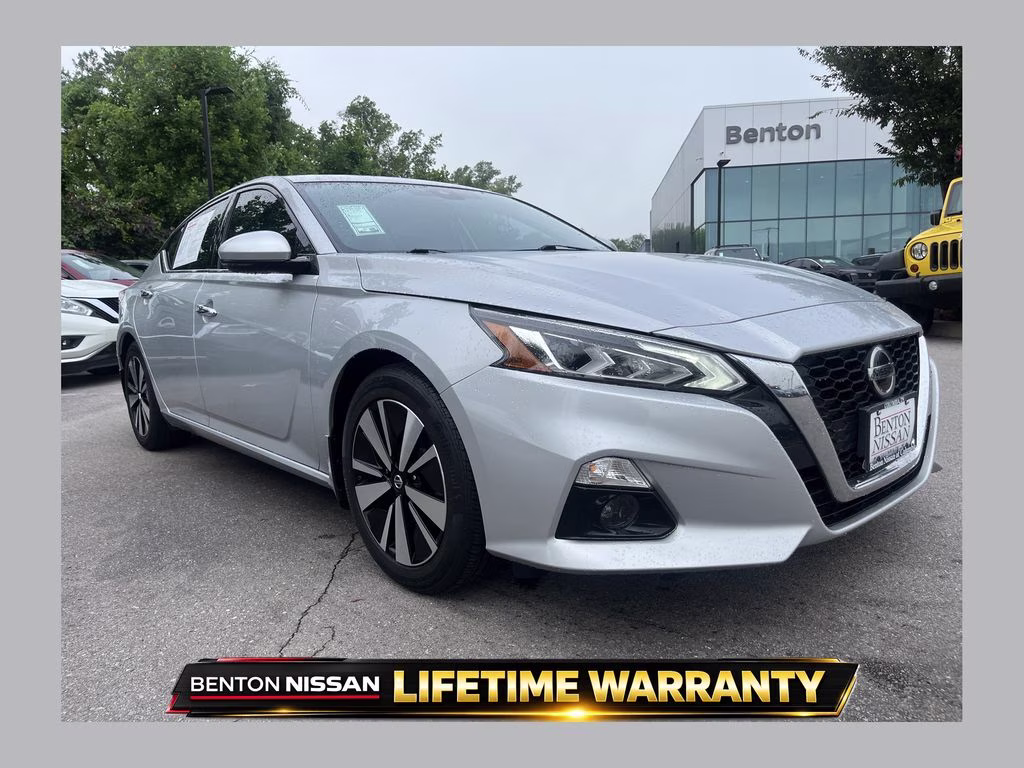 2021 Brilliant Silver Metallic Nissan Altima 2.5 SL FWD Sedan