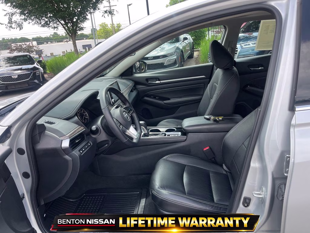 2021 Brilliant Silver Metallic Nissan Altima 2.5 SL FWD Sedan