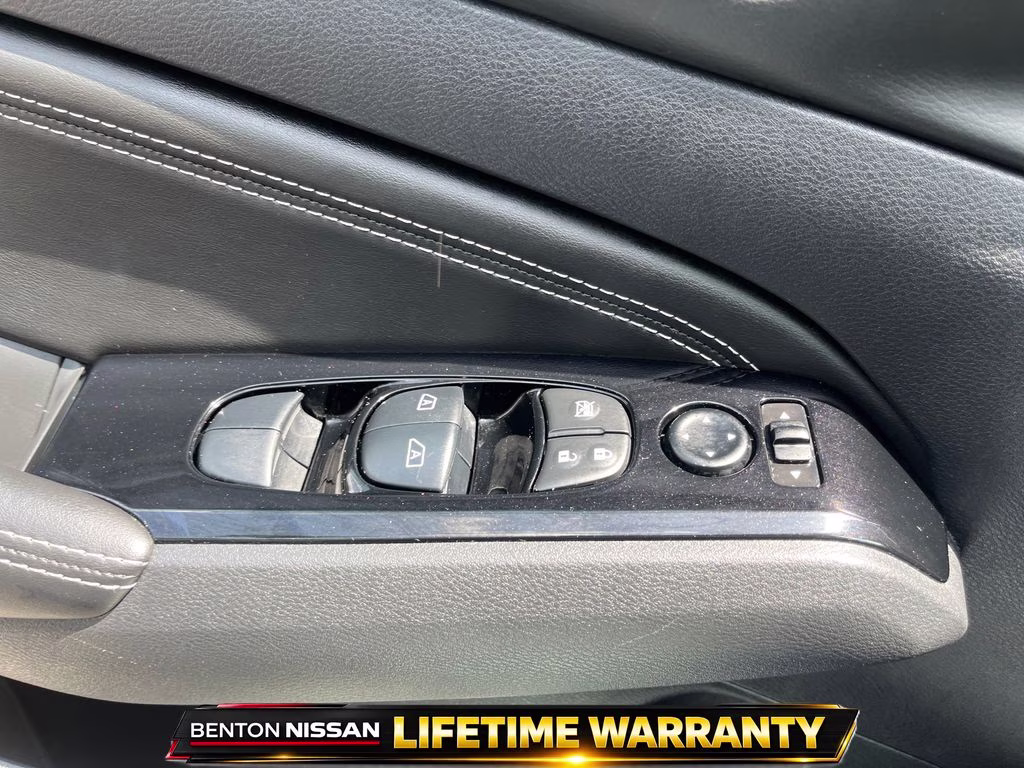 2021 Brilliant Silver Metallic Nissan Altima 2.5 SL FWD Sedan
