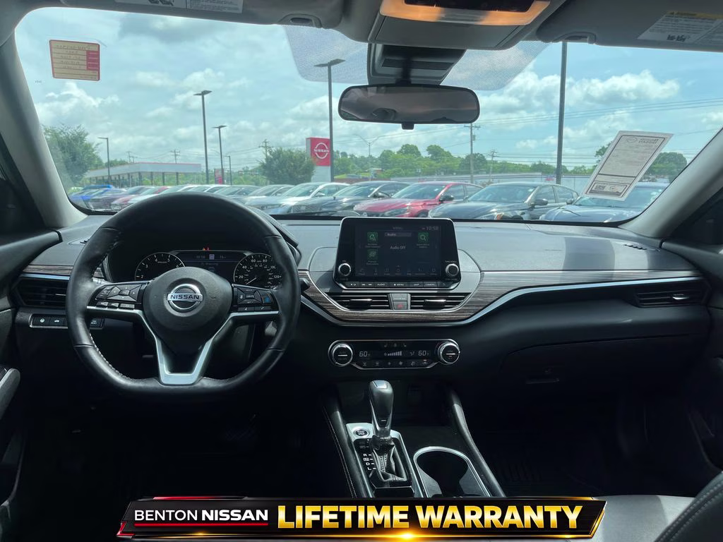 2021 Brilliant Silver Metallic Nissan Altima 2.5 SL FWD Sedan