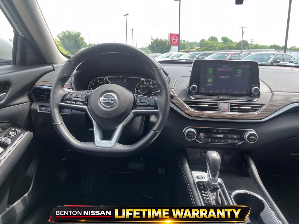 2021 Brilliant Silver Metallic Nissan Altima 2.5 SL FWD Sedan