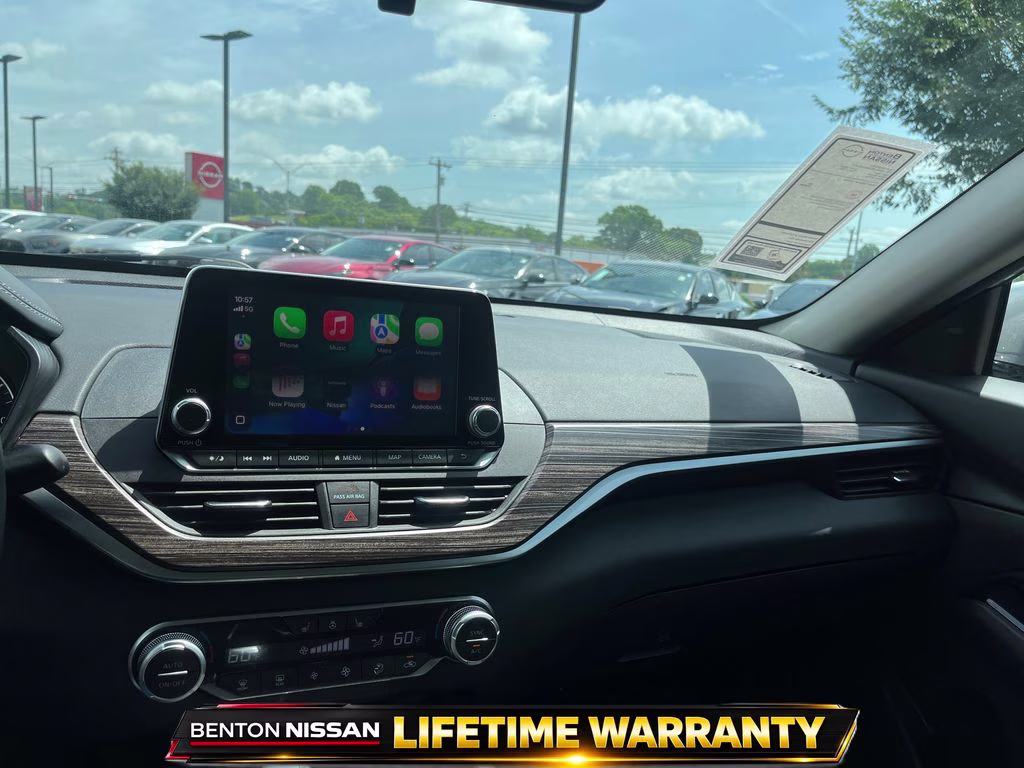 2021 Brilliant Silver Metallic Nissan Altima 2.5 SL FWD Sedan