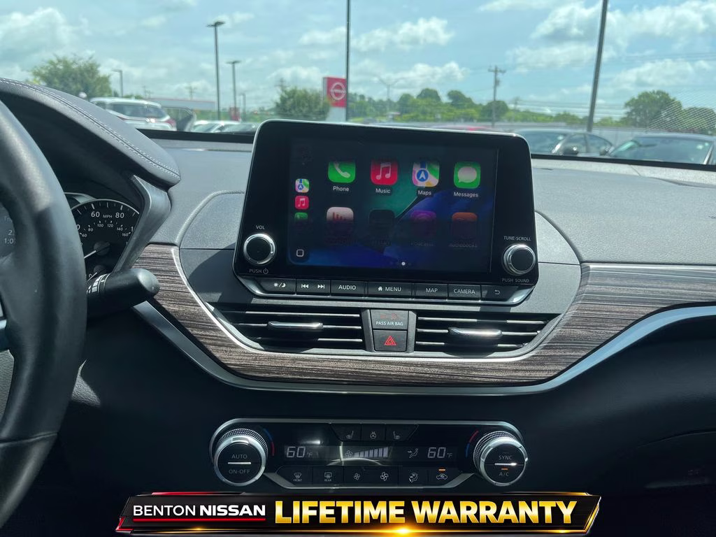 2021 Brilliant Silver Metallic Nissan Altima 2.5 SL FWD Sedan