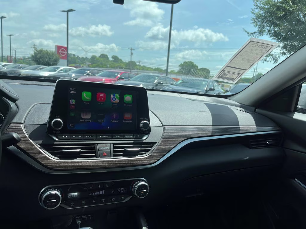 2021 Brilliant Silver Metallic Nissan Altima 2.5 SL FWD Sedan