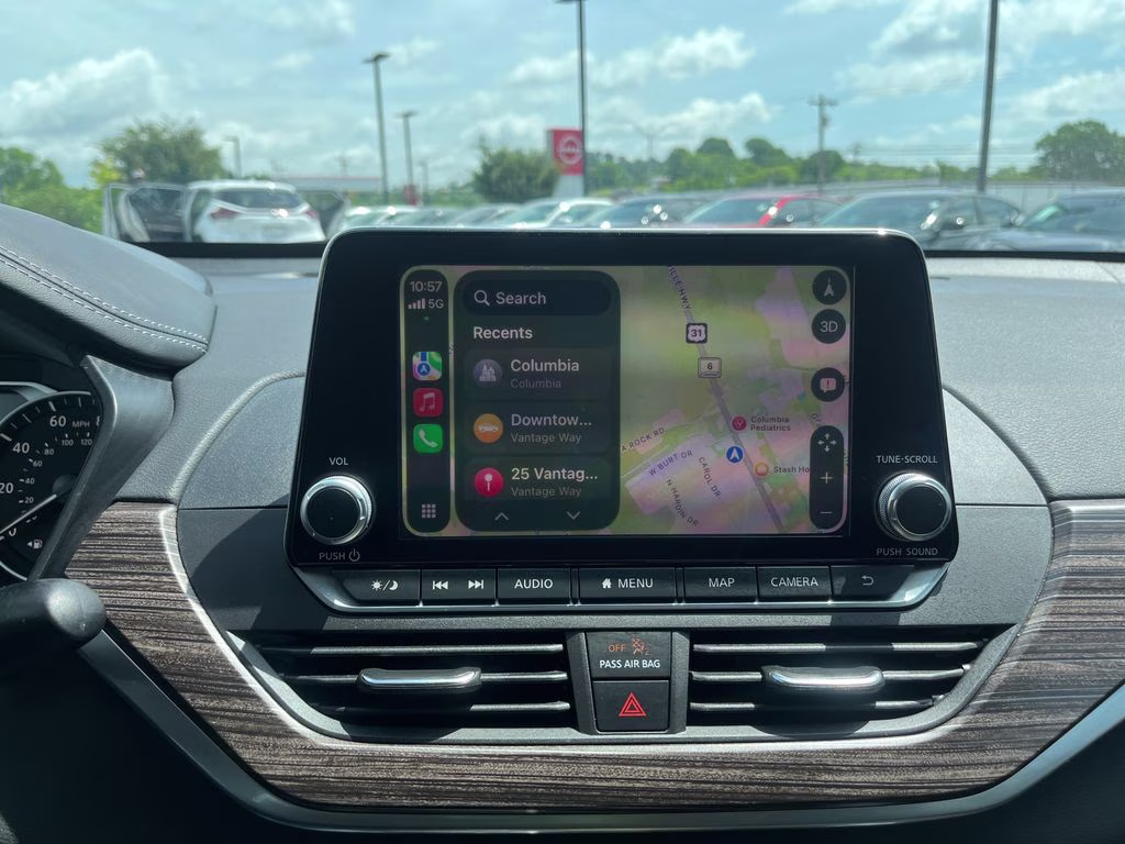 2021 Brilliant Silver Metallic Nissan Altima 2.5 SL FWD Sedan