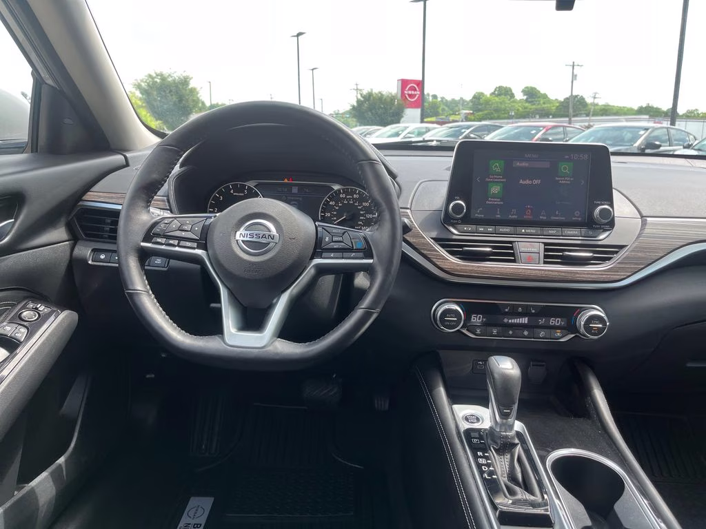 2021 Brilliant Silver Metallic Nissan Altima 2.5 SL FWD Sedan