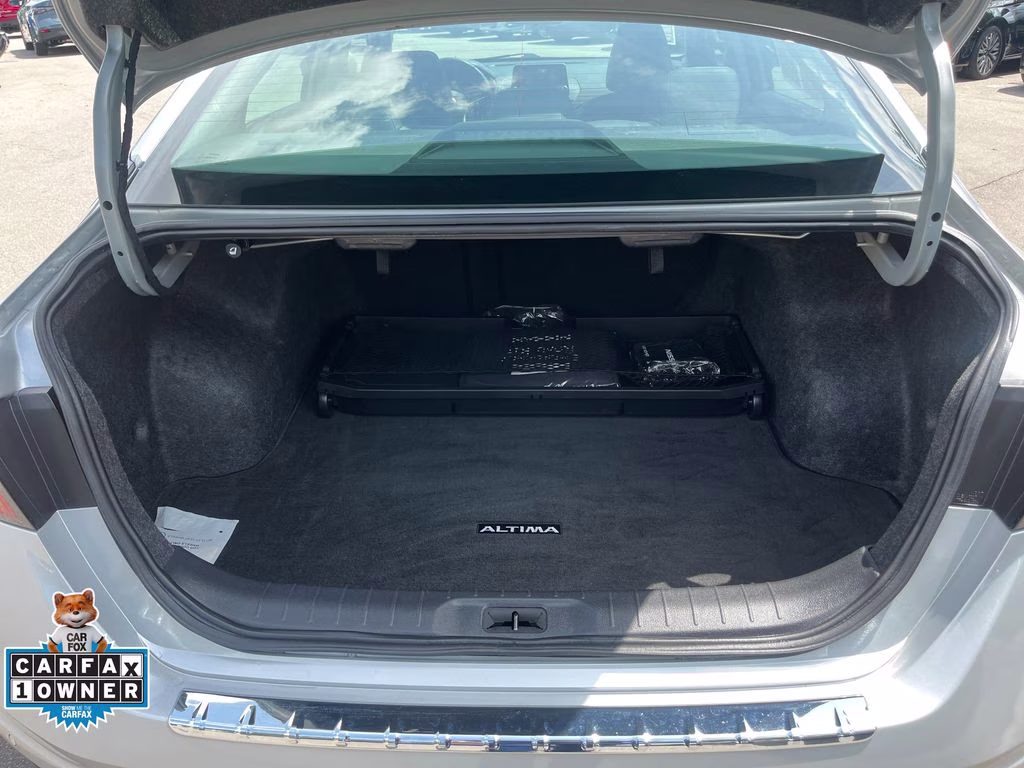 2021 Brilliant Silver Metallic Nissan Altima 2.5 SL FWD Sedan