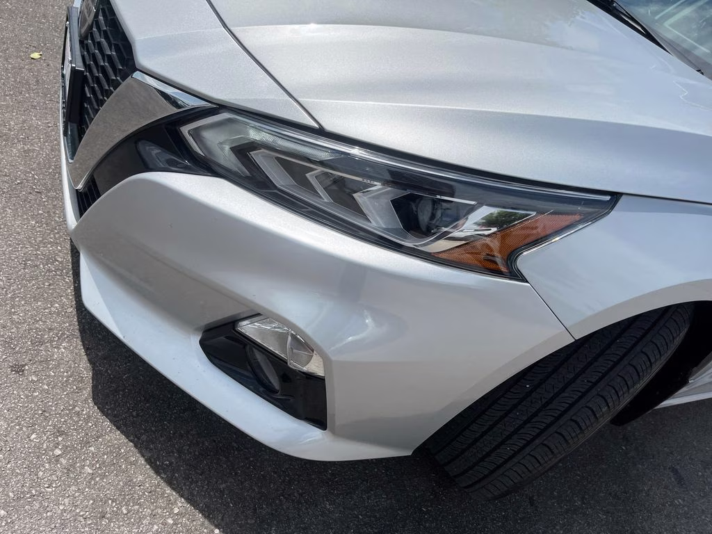 2021 Brilliant Silver Metallic Nissan Altima 2.5 SL FWD Sedan