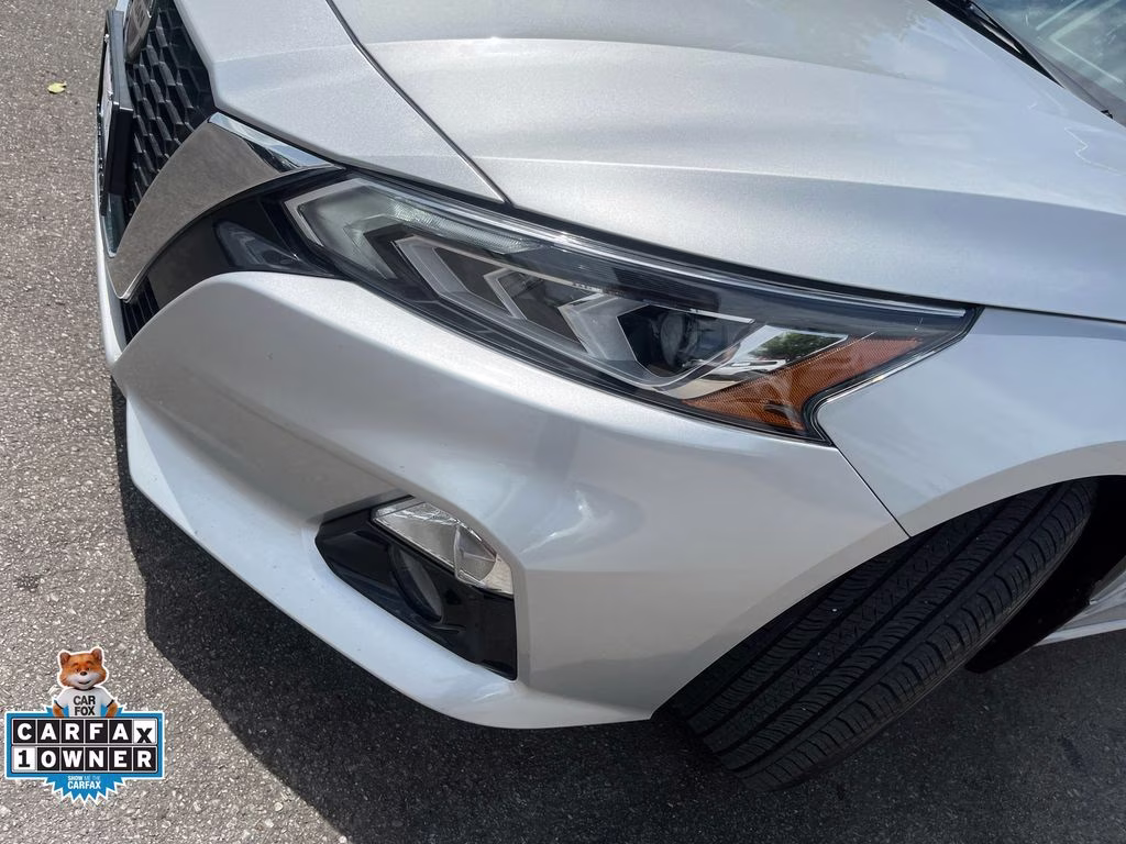2021 Brilliant Silver Metallic Nissan Altima 2.5 SL FWD Sedan