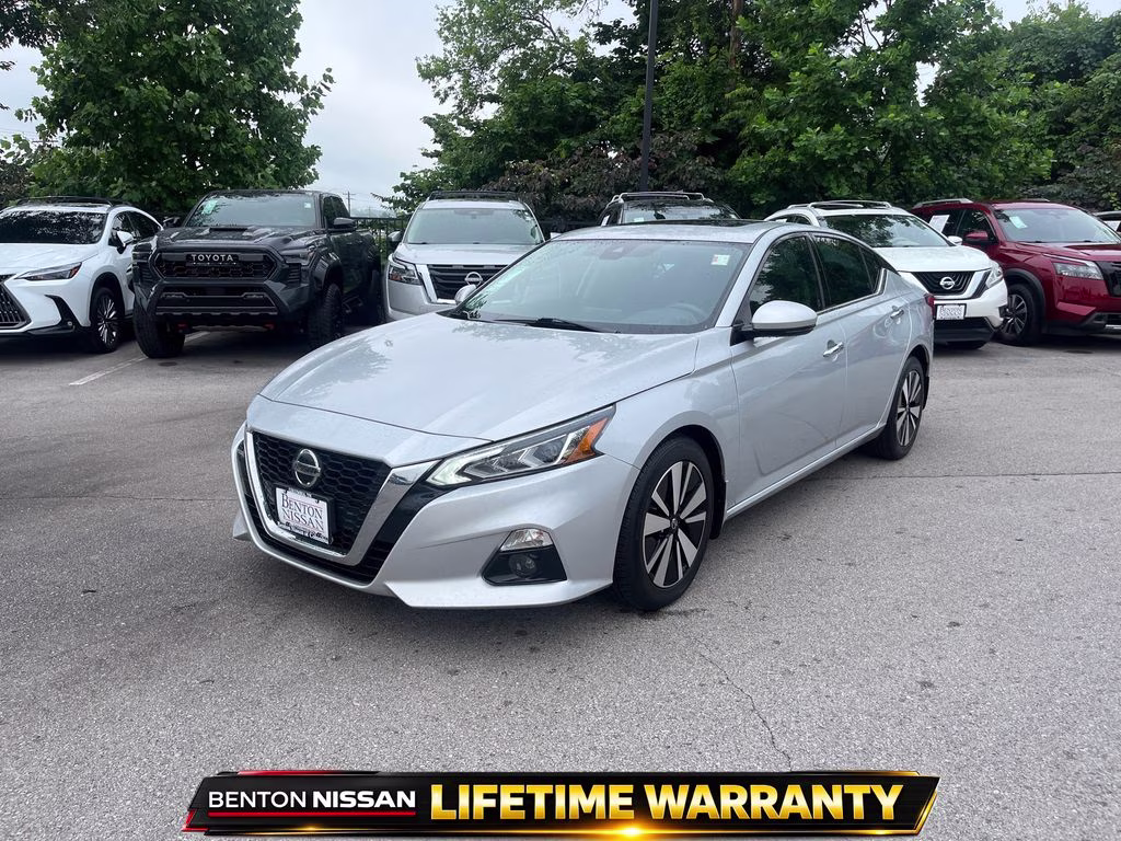 2021 Brilliant Silver Metallic Nissan Altima 2.5 SL FWD Sedan
