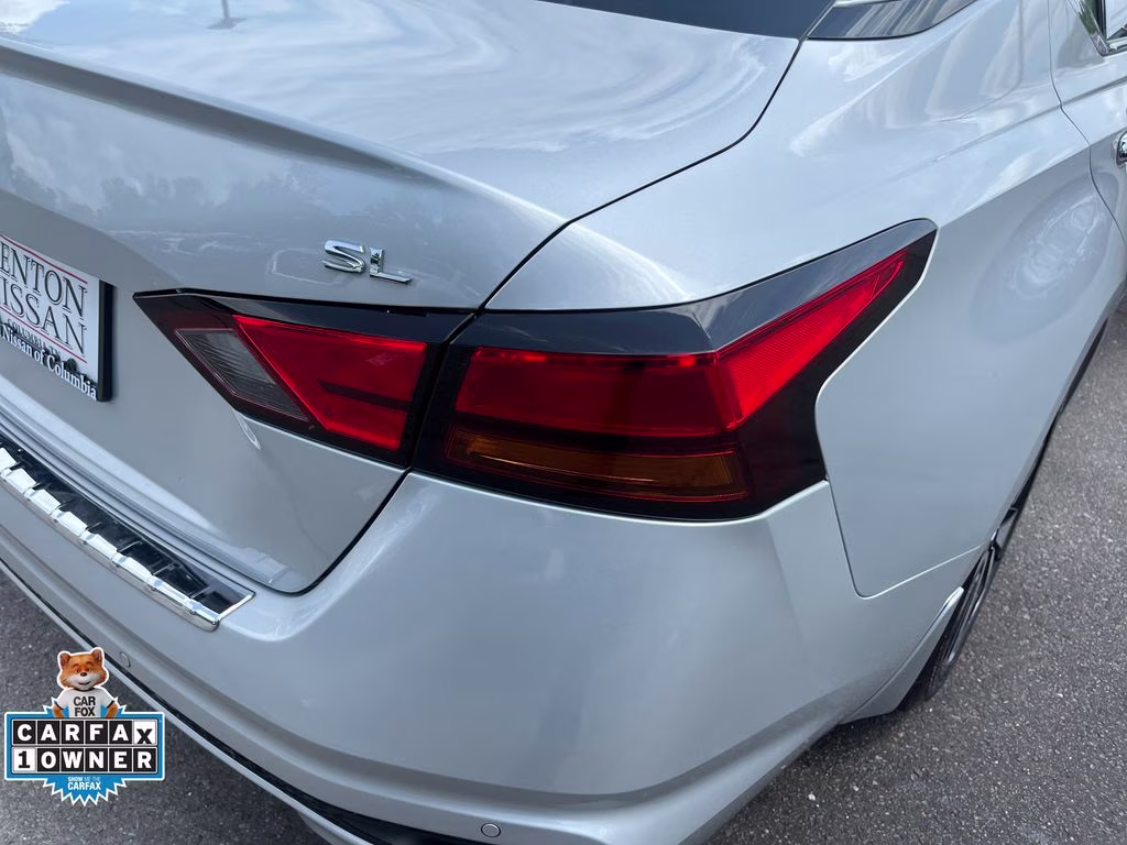2021 Brilliant Silver Metallic Nissan Altima 2.5 SL FWD Sedan