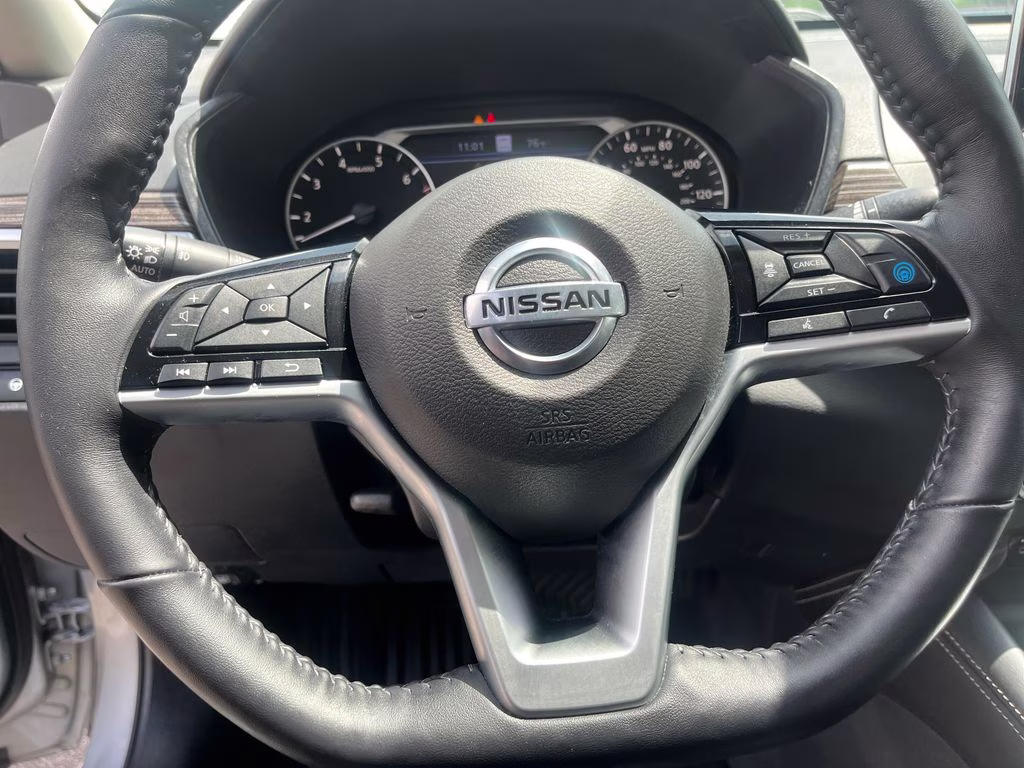2021 Brilliant Silver Metallic Nissan Altima 2.5 SL FWD Sedan