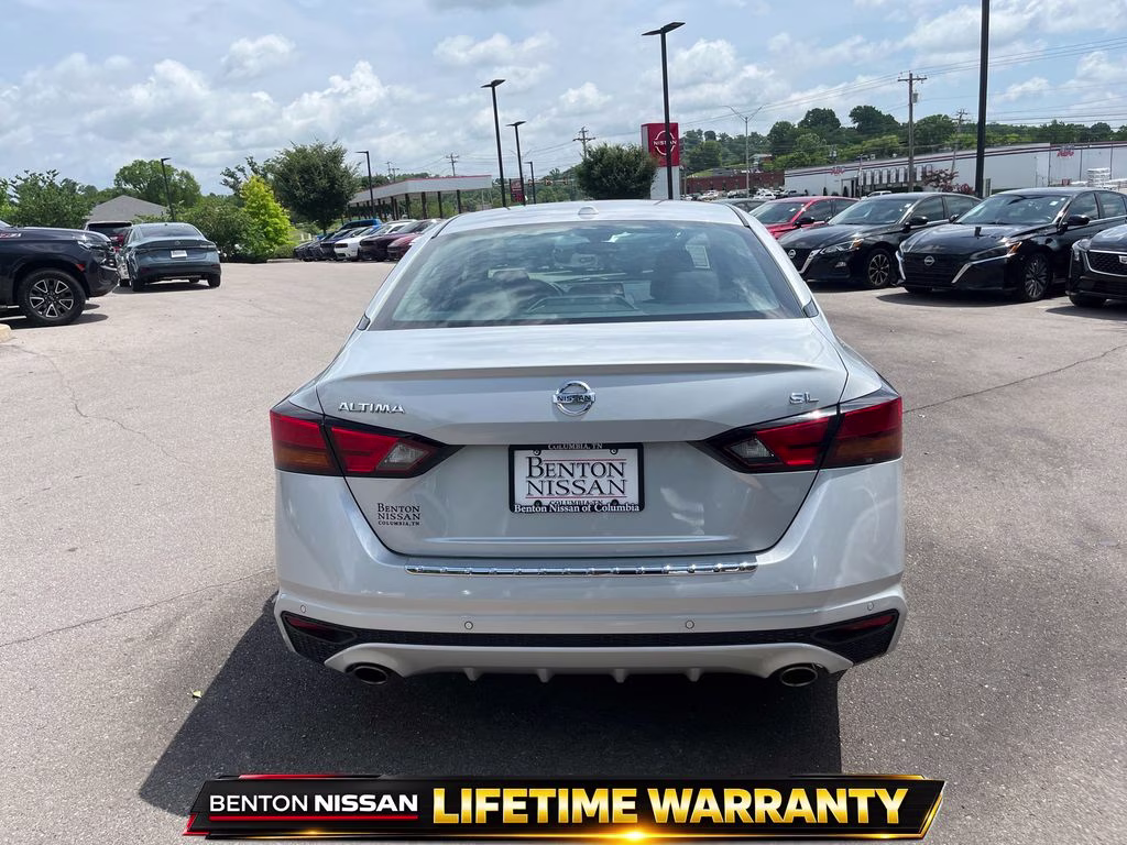 2021 Brilliant Silver Metallic Nissan Altima 2.5 SL FWD Sedan