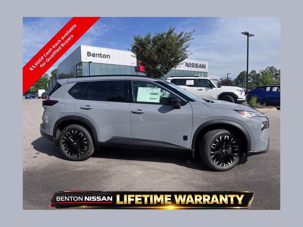 2026 Nissan Rogue Dark Armor's photo