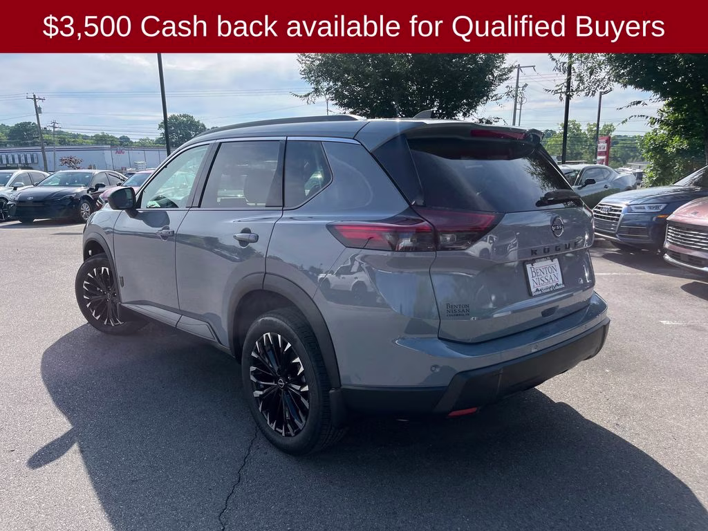 2026 Boulder Gray Pearl Nissan Rogue Dark Armor FWD SUV