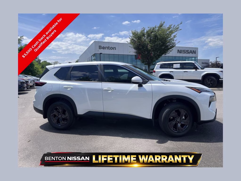 2026 Everest White Pearl Tricoat Nissan Rogue SV FWD SUV
