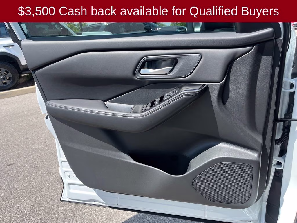 2026 Everest White Pearl Tricoat Nissan Rogue SV FWD SUV