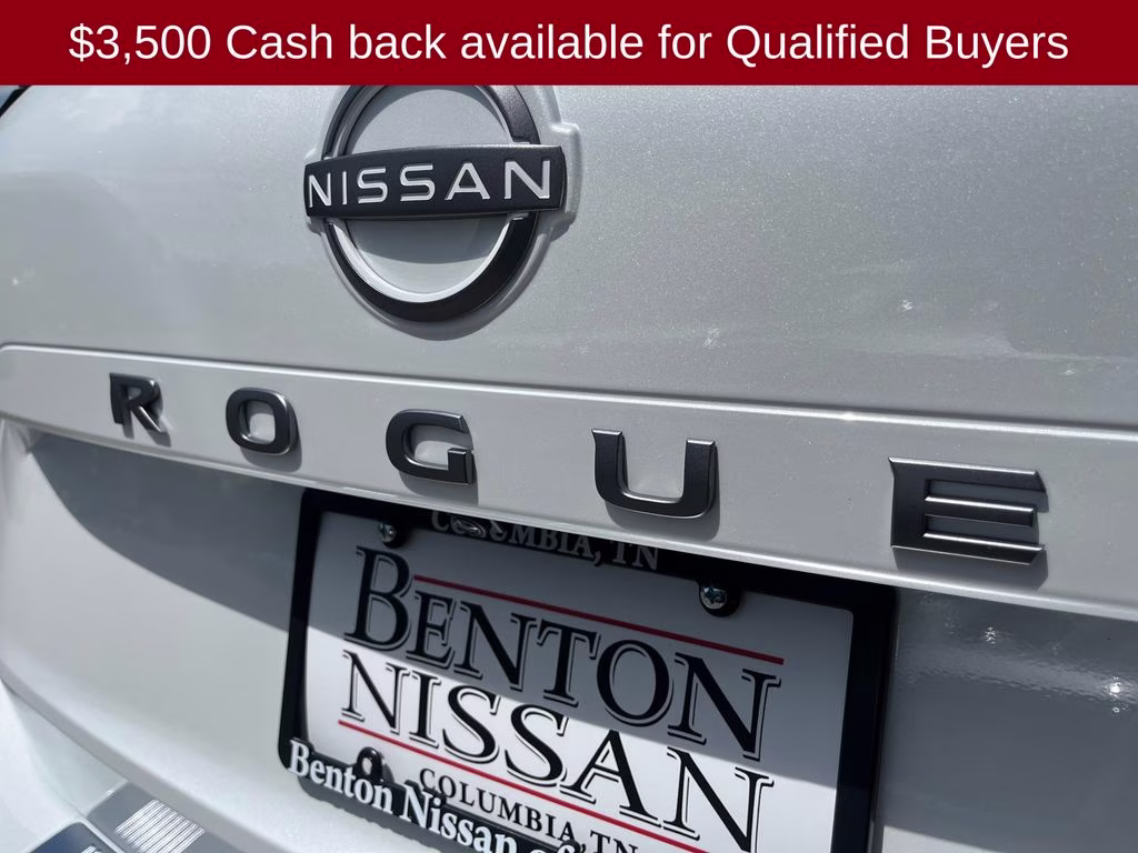 2026 Everest White Pearl Tricoat Nissan Rogue SV FWD SUV