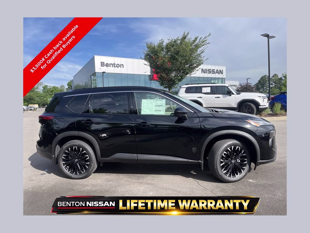 2026 Nissan Rogue Dark Armor's photo