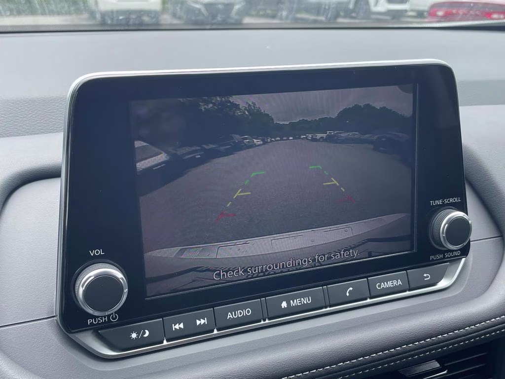 2026 Everest White Pearl Tricoat Nissan Rogue SV FWD SUV