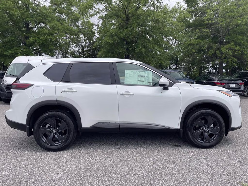 2026 Everest White Pearl Tricoat Nissan Rogue SV FWD SUV