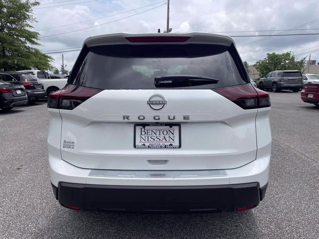 2026 Everest White Pearl Tricoat Nissan Rogue SV FWD SUV