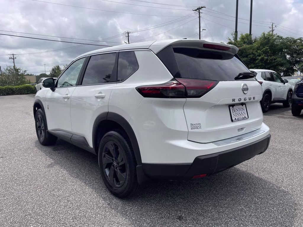 2026 Everest White Pearl Tricoat Nissan Rogue SV FWD SUV