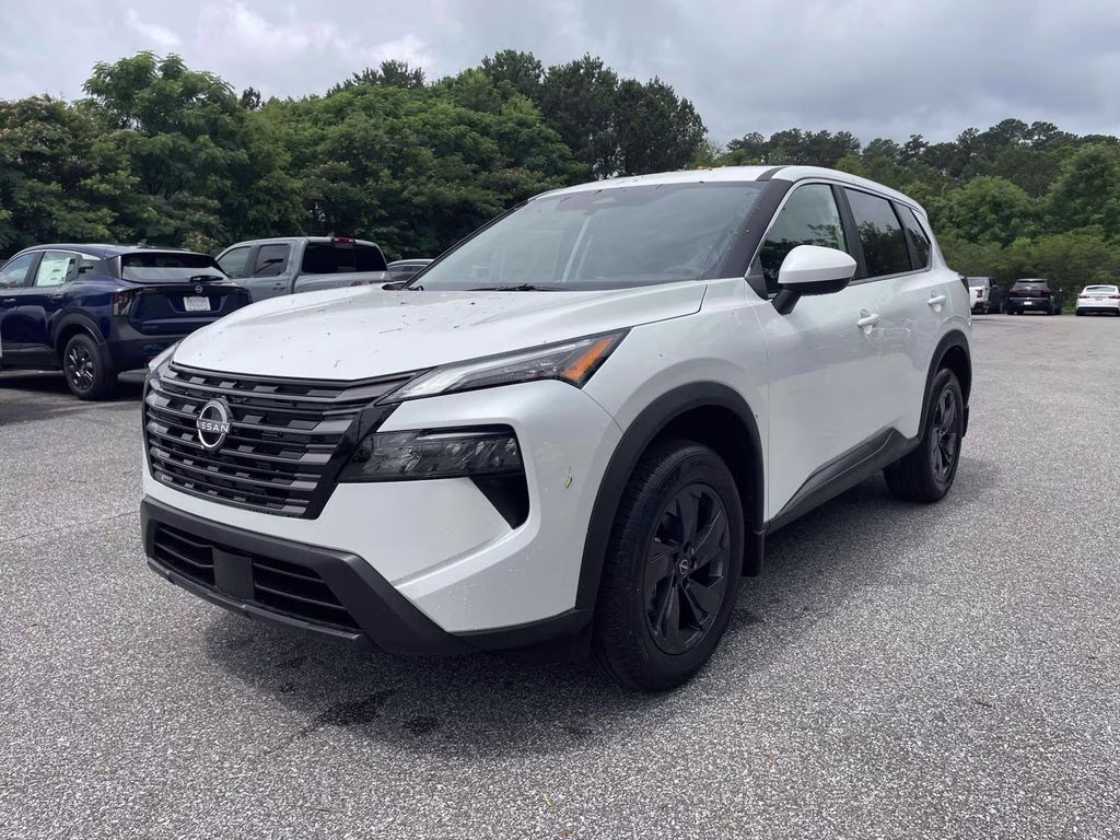 2026 Everest White Pearl Tricoat Nissan Rogue SV FWD SUV