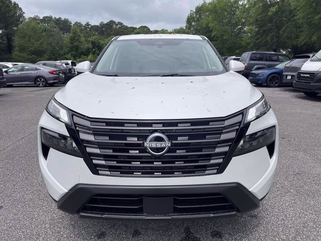 2026 Everest White Pearl Tricoat Nissan Rogue SV FWD SUV