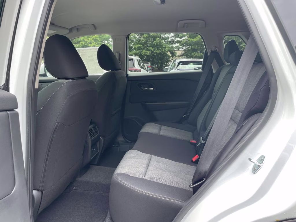 2026 Everest White Pearl Tricoat Nissan Rogue SV FWD SUV