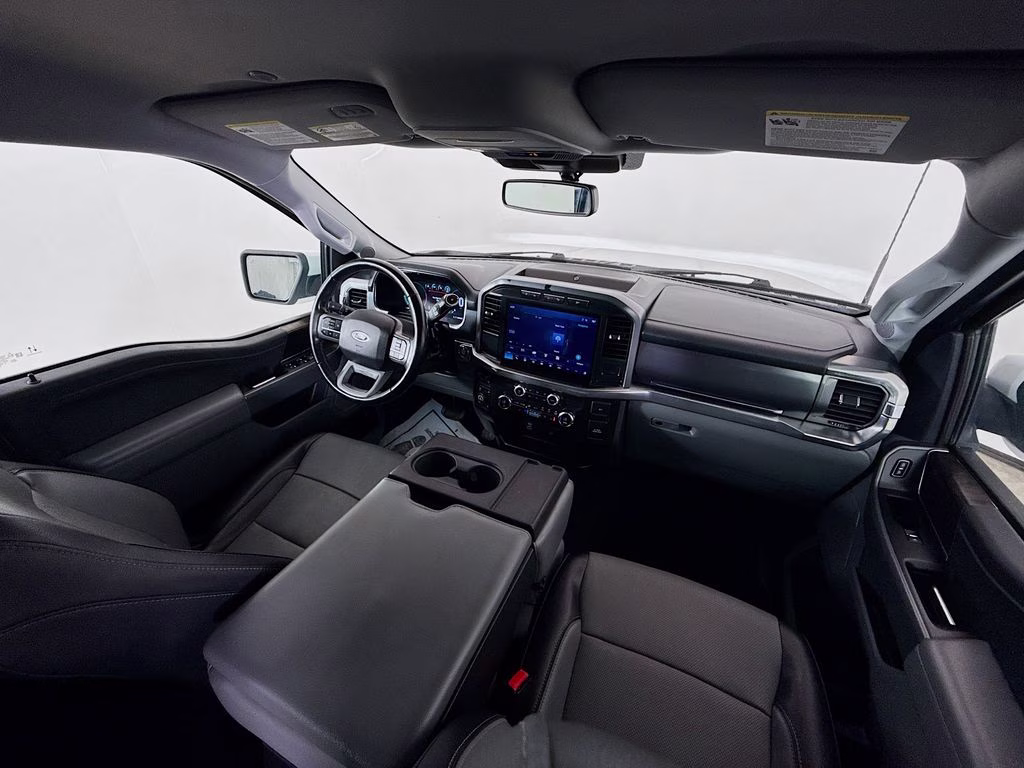 2021 Oxford White Ford F-150 Lariat 4X4 Truck