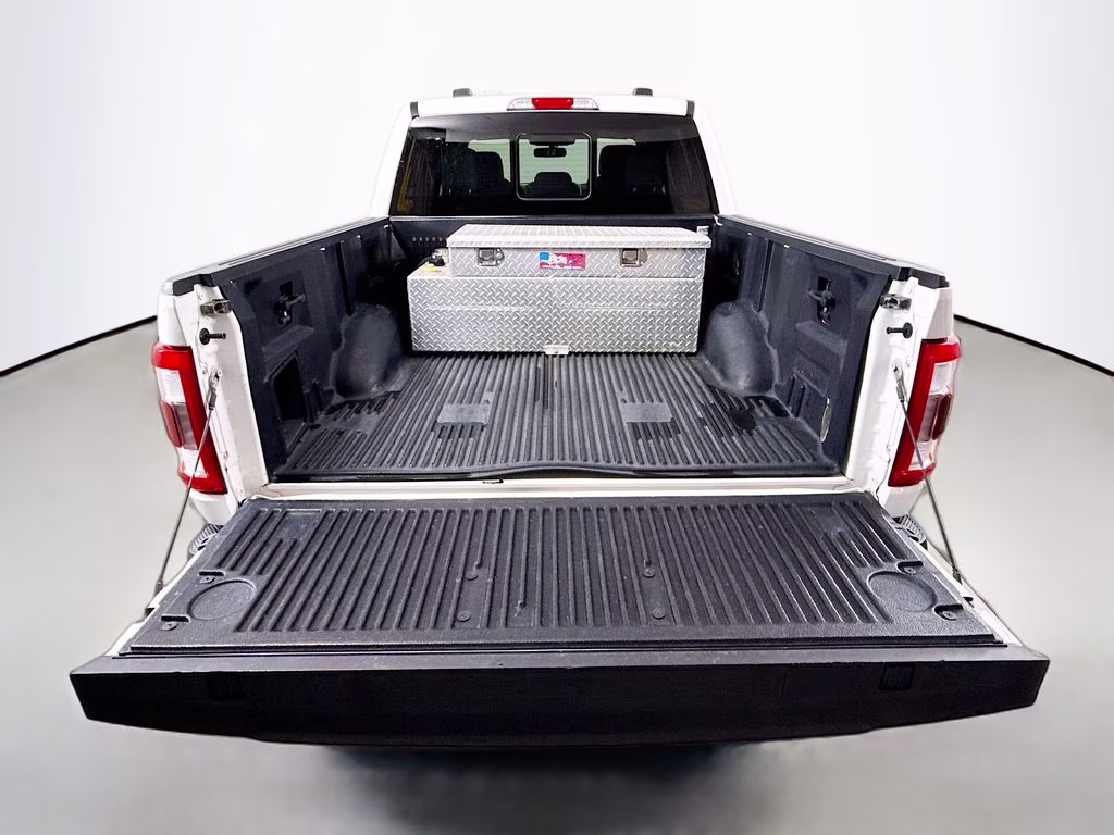2021 Oxford White Ford F-150 Lariat 4X4 Truck