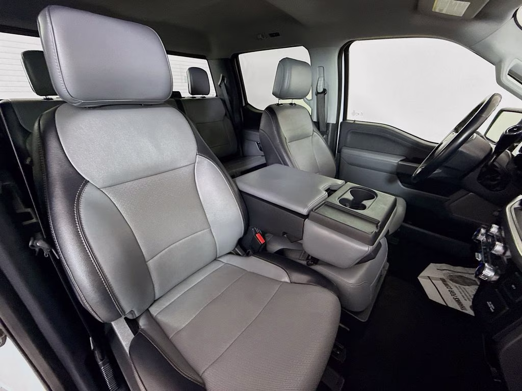2021 Oxford White Ford F-150 Lariat 4X4 Truck