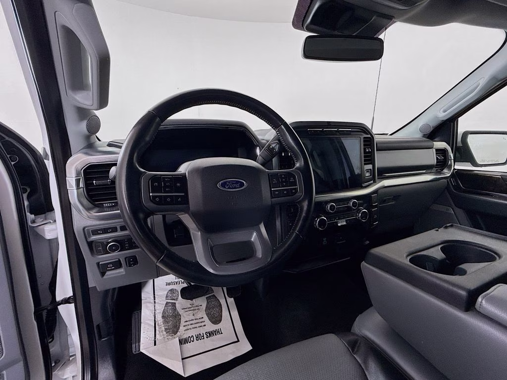 2021 Oxford White Ford F-150 Lariat 4X4 Truck