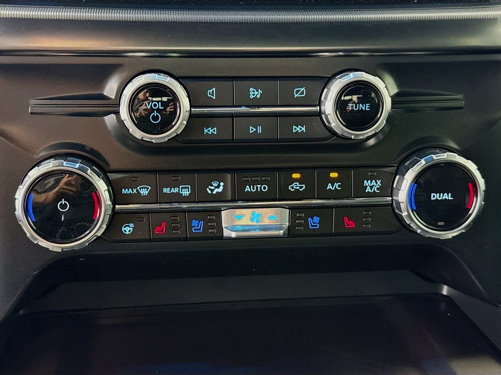 2024 Black Metallic Ford F-150 Platinum 4X4 Truck
