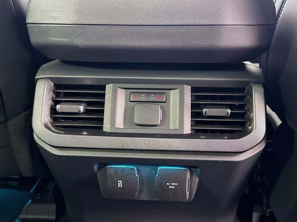 2024 Black Metallic Ford F-150 Platinum 4X4 Truck