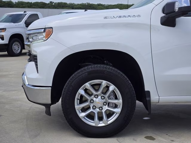 2025 Summit White Chevrolet Silverado 1500 LT 4X4 Truck