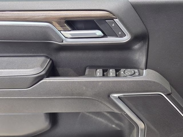 2025 Summit White Chevrolet Silverado 1500 LT 4X4 Truck