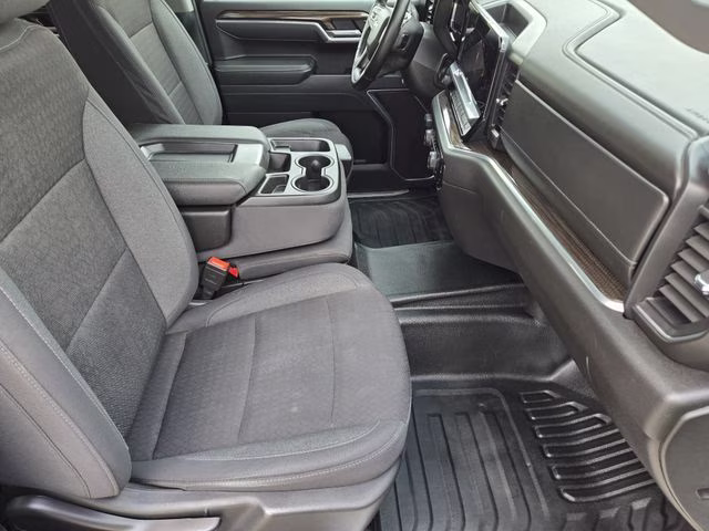 2025 Summit White Chevrolet Silverado 1500 LT 4X4 Truck