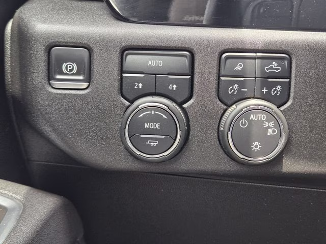 2025 Summit White Chevrolet Silverado 1500 LT 4X4 Truck