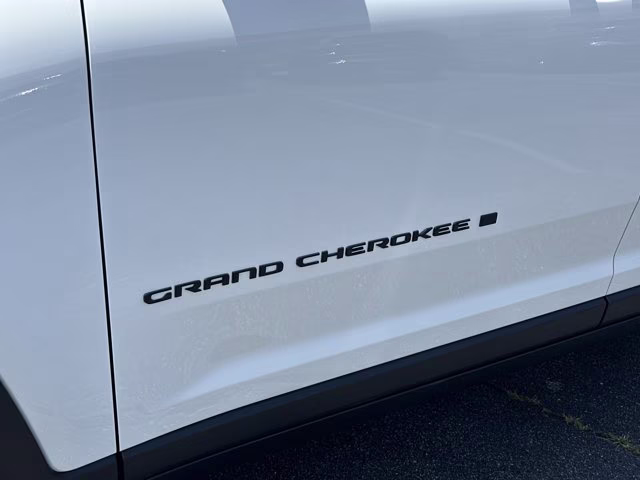 2026 Bright White Clearcoat Jeep Grand Cherokee L Limited 4X4 SUV