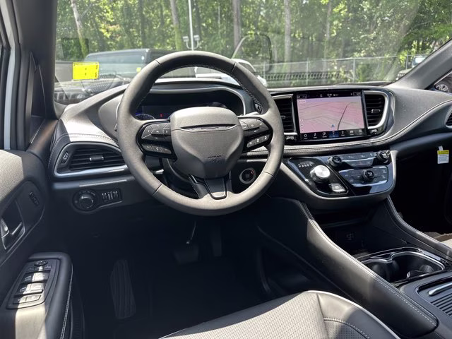 2027 Bright White Clearcoat Chrysler Pacifica Limited FWD Van