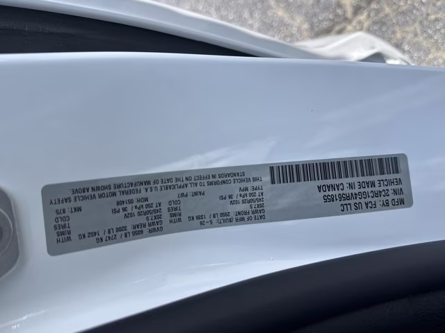 2027 Bright White Clearcoat Chrysler Pacifica Limited FWD Van