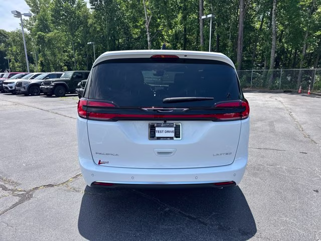 2027 Bright White Clearcoat Chrysler Pacifica Limited FWD Van